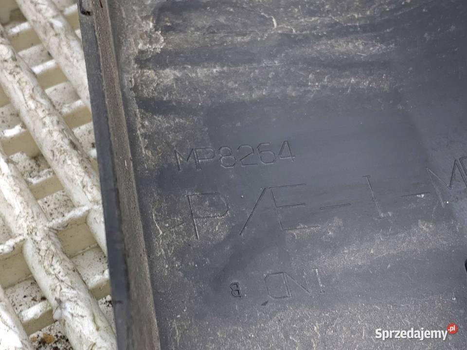 LISTWA DRZWI PRZESUWNYCH PRAWA RENAULT EXPRESS Listwy i nakładki