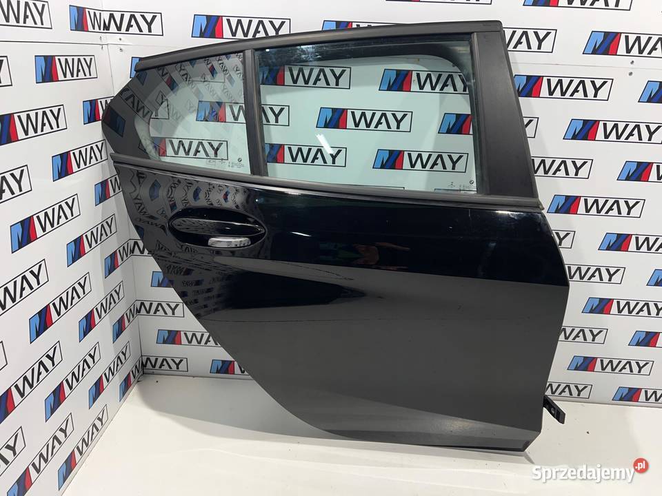 BMW F40 DRZWI PRAWY TYŁ TYLNE PRAWE 668 SCHWARZ osobowe Drzwi
