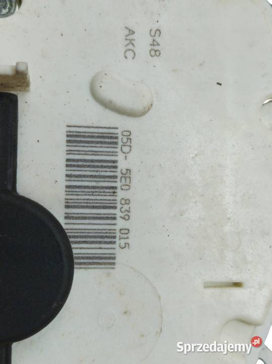 ZAMEK DRZWI TYŁ LEWY 5D HB 5E0839015 Skoda Rok produkcji 2013