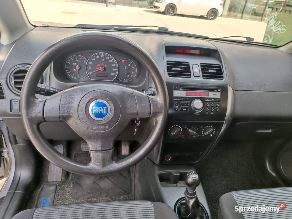 fiat sedici 4x4 16 benzyna bez korozji niski wielofunkcyjna kierownica Nowy Sącz