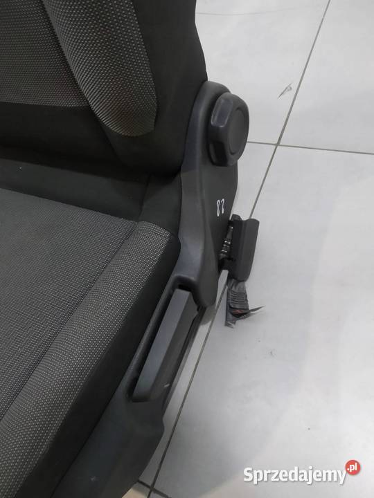 FOTELE LEWY PRAWY PRZÓD KPL ŻÓŁTA NIĆ Citroen C3