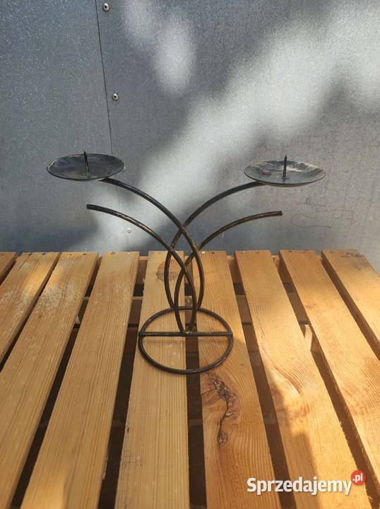 Metalowy świecznik dwuramienny loft vintage