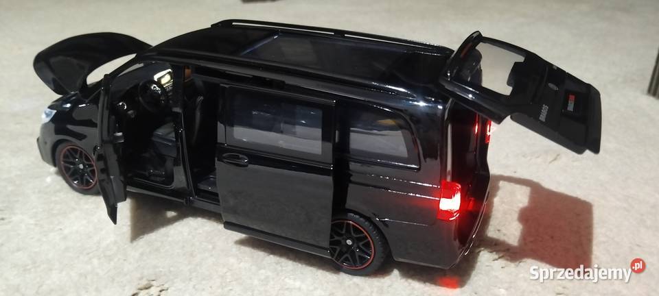 Mercedes Klasa V BRABUS B30S w skali 124 Kutno