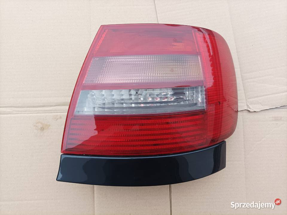 Lampa tylna prawa Audi a4 b5 Sedan LIFT lz5l Lampy tylne Radom
