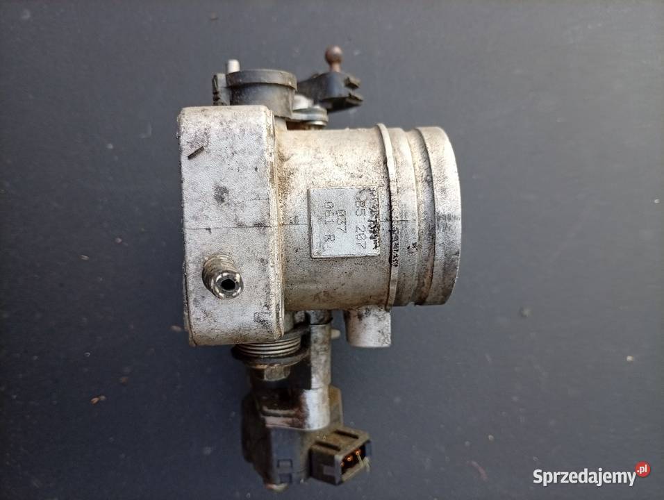 Przepustnica audi 80 b4 20 abk 115 Części samochodowe Gorlice