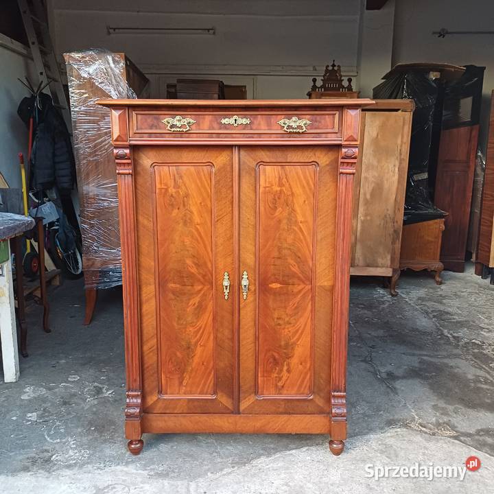 Zabytkowa Bieliźniarka w stylu Eklektycznym Suchorzew