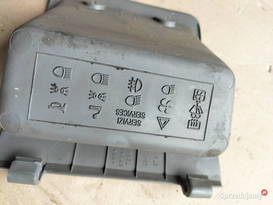 FIAT PUNTO 1 MK1 1826363 SCHOWEK KIEROWCY OSŁONA osobowe Kamień-Kolonia