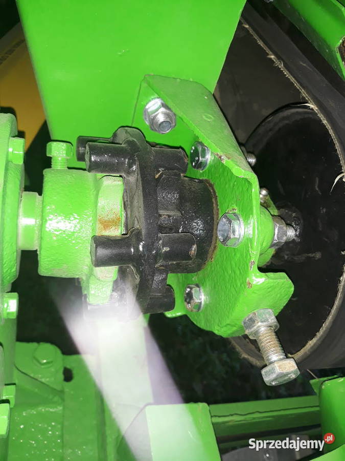 Rozsiewacz wapna nawozu RCW 3 Piast Płock