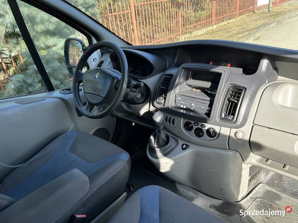 Zamiana na osobowe dostawcze Renault Trafic L2H2 Poznań
