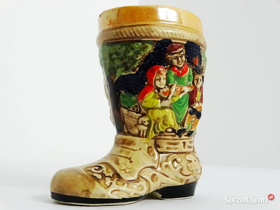 Figurka ceramiczna scena ludowa w formie buta 13 lubelskie