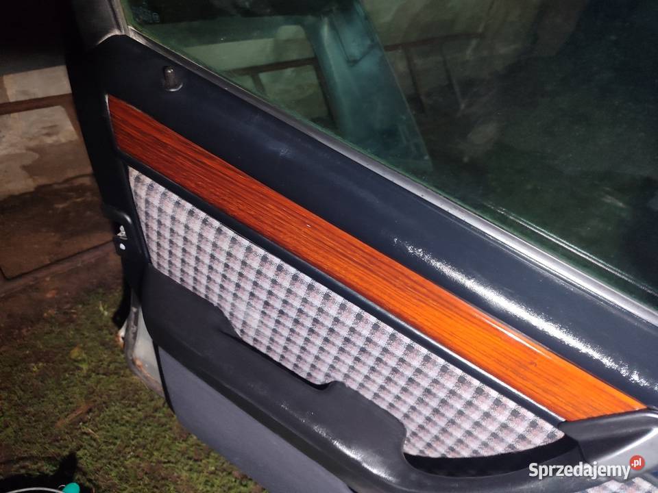 BOCZEKI DRZWI CZARNY MERCEDES W124 KOMBI Aleksandrów Łódzki