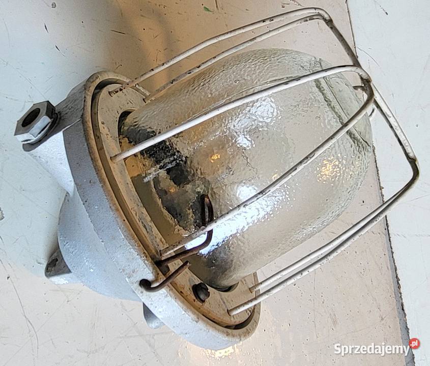 Lampa industrialna C100A Polam Gdańsk z czasów Włodawa sprzedam