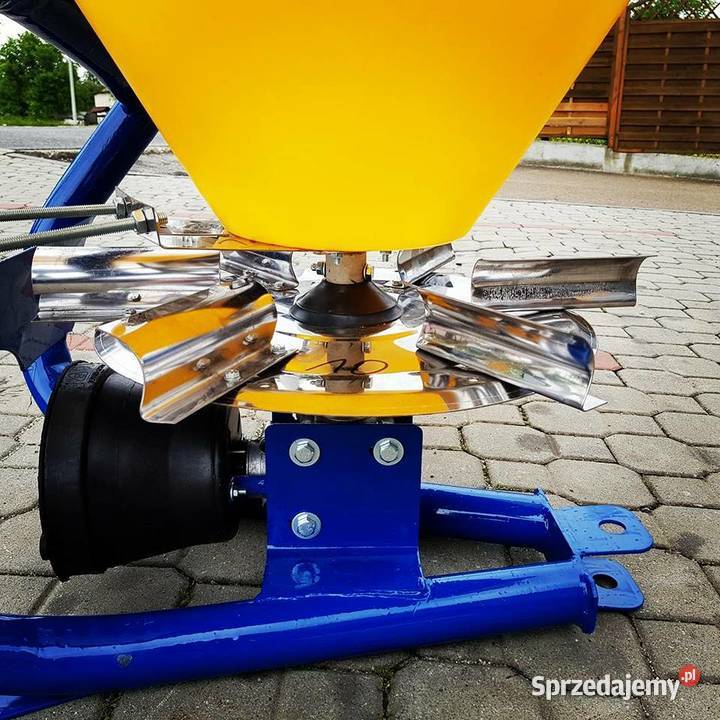 Rozsiewacz 300500L RODA Jednotarczowy Jasło