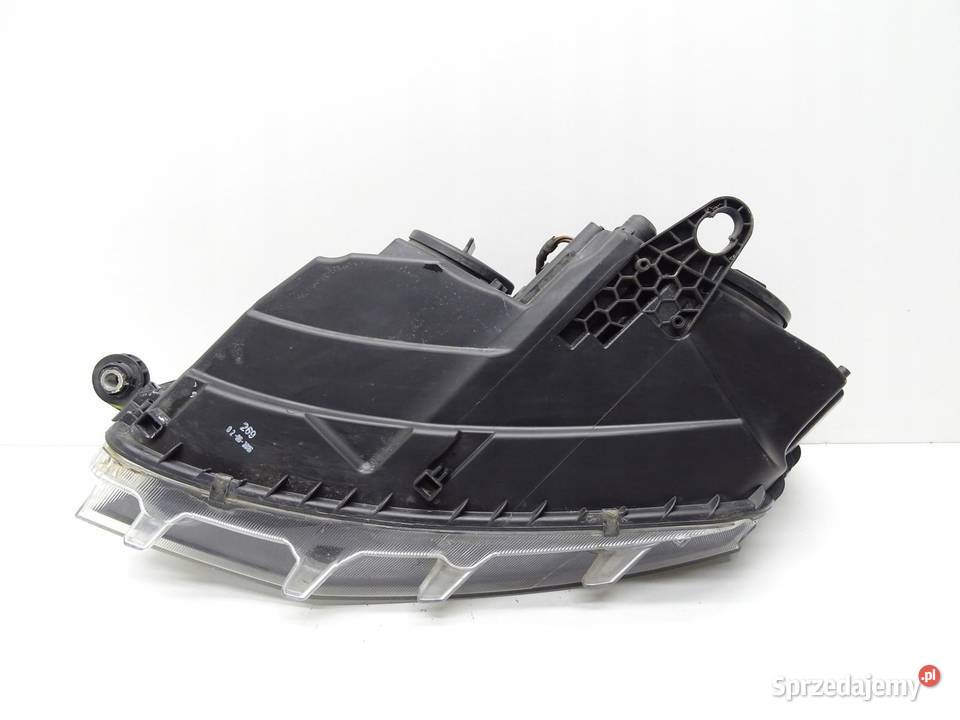 LAMPA REFLEKTOR PRAWA PRAWY PRZÓD PRZEDNIA SKODA sprzedam