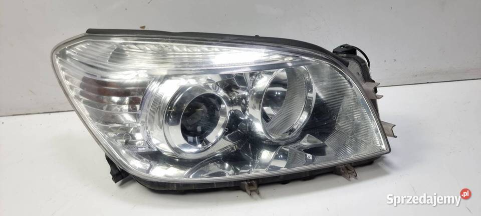 LAMPA PRAWA PRZÓD TOYOTA RAV4 III Lipno
