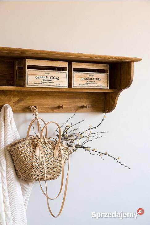 Wieszak ścienny z półką drewnianą do przedpokoju