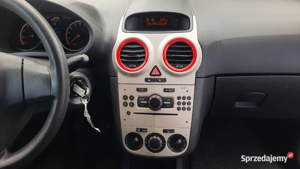 Opel Corsa 14 16V Benzyna 87 Klima sprawna autoalarm Kraśnik sprzedam