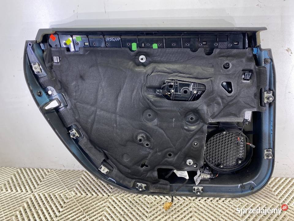BOCZEK DRZWI PRAWY TYŁ AUDI A8 D3 SedanLimuzyna osobowe sprzedam