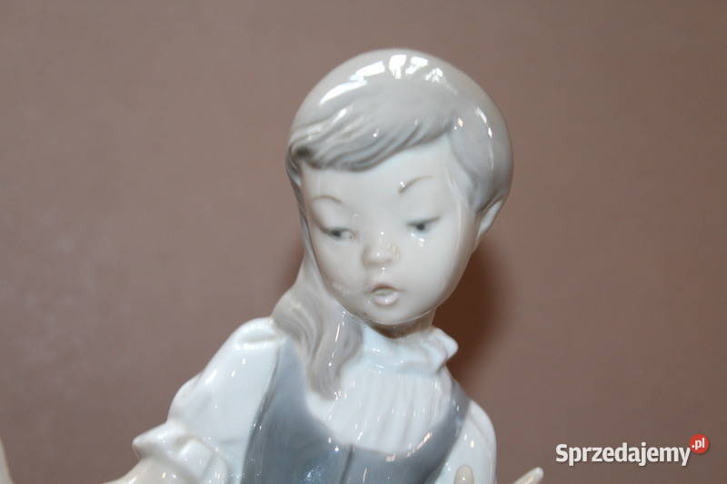 Figurka dziewczynka ze stłuczonym dzbanem Lladro Porcelana i szkło Szczecin sprzedam