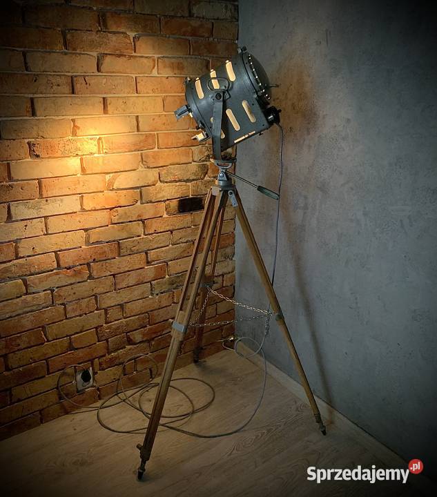 Lampa loft teatr film prl wielkopolskie Poznań