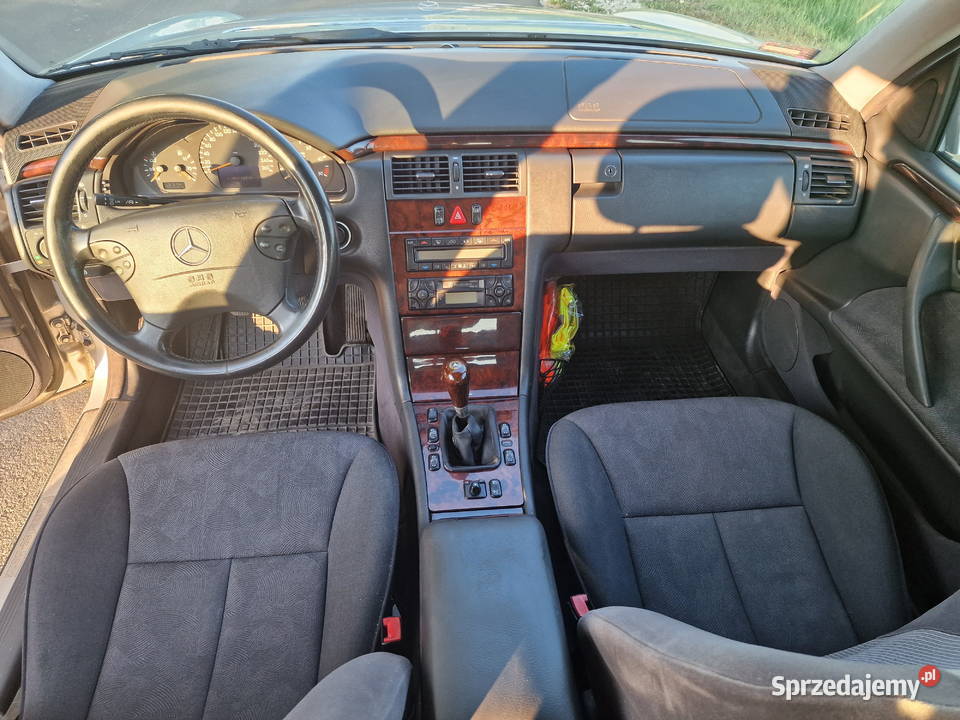MercedesBenz Klasa E W210 Elegance Kombi 27 CDI mazowieckie Karczew
