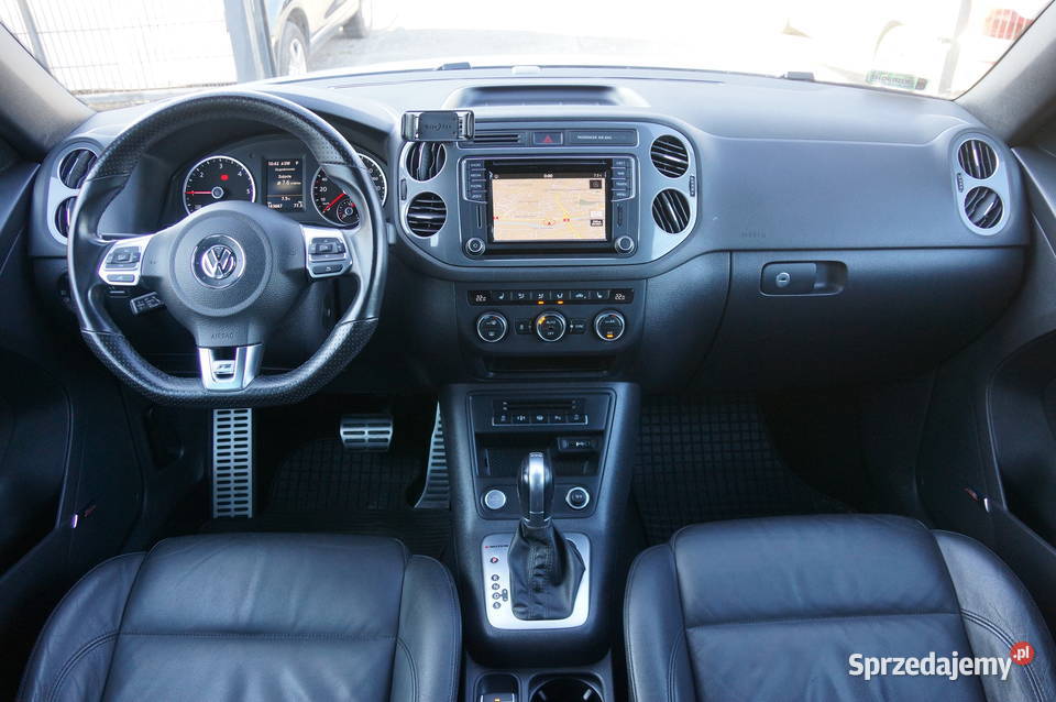 Volkswagen Tiguan 20 TDI CR 184 4x4 RLine Navi radio