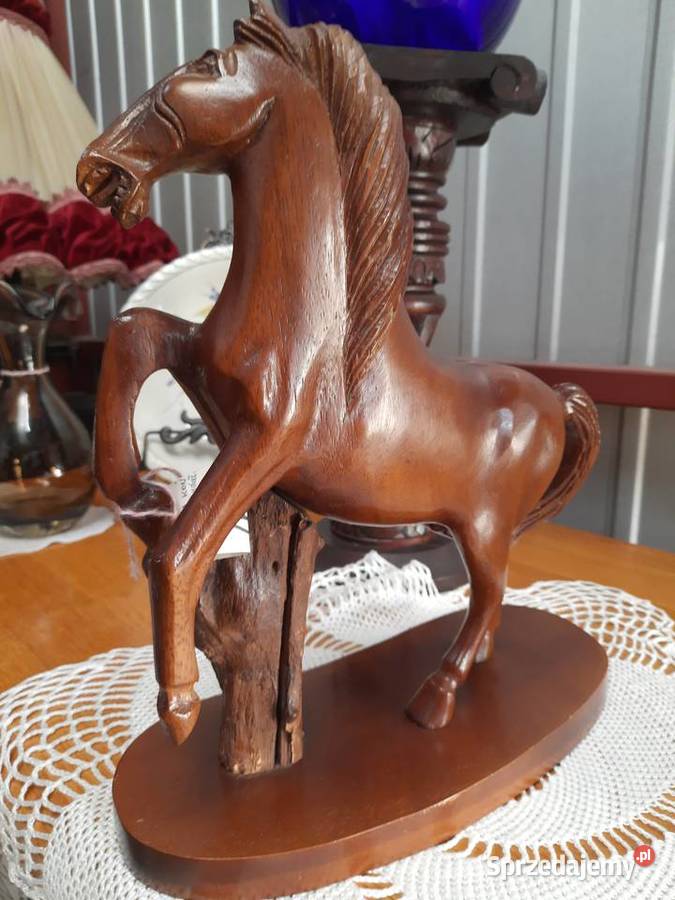 duża figurka konia z drewna sandałowego wielkopolskie Mielnica Duża sprzedam