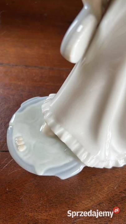 Figurka dziewczyny myjącej nogi 1966r Lladro Gdańsk