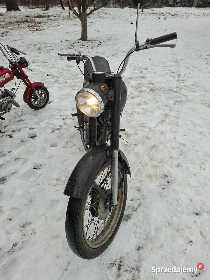 Sprzedam wsk 125 zarejestrowana zapłon cdi 22222km Gościno