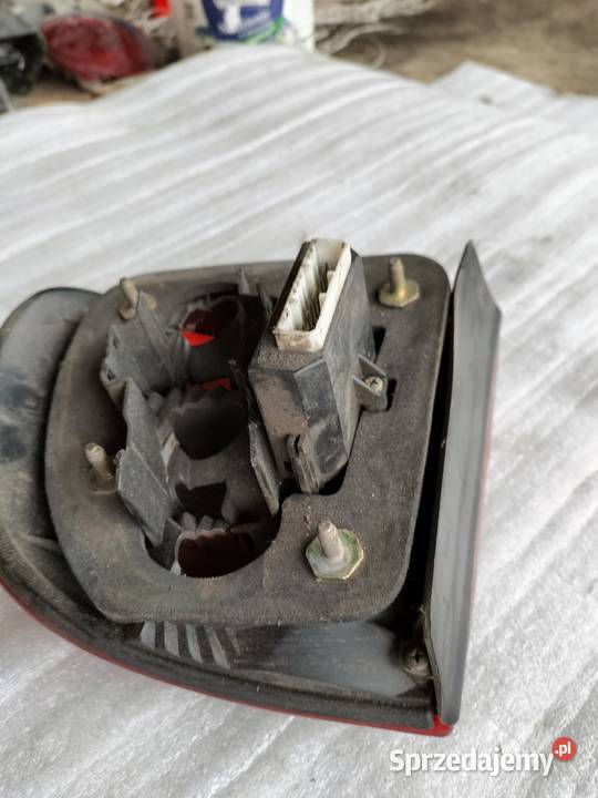 Volvo v40 LAMPA TYŁ TYLNA LEWA lubelskie Kamień-Kolonia