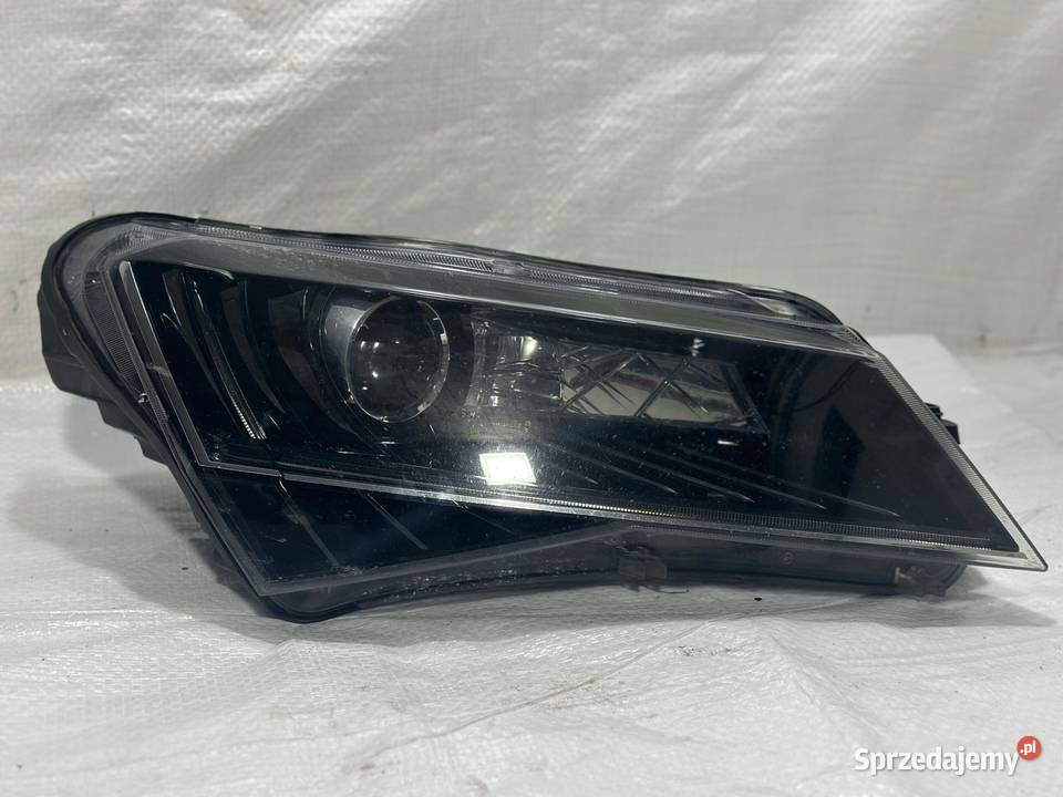 SKODA SUPERB III LAMPA PRZÓD PRAWA BIXENON LED