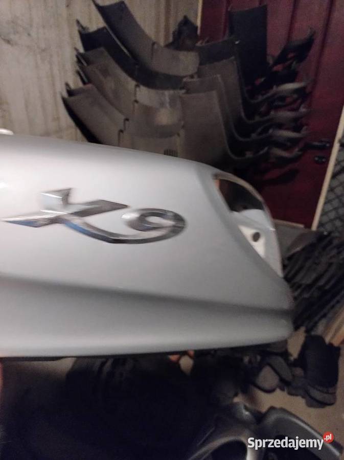 Piaggio x9 Evolution boczki prawy lewy komplet Dębica