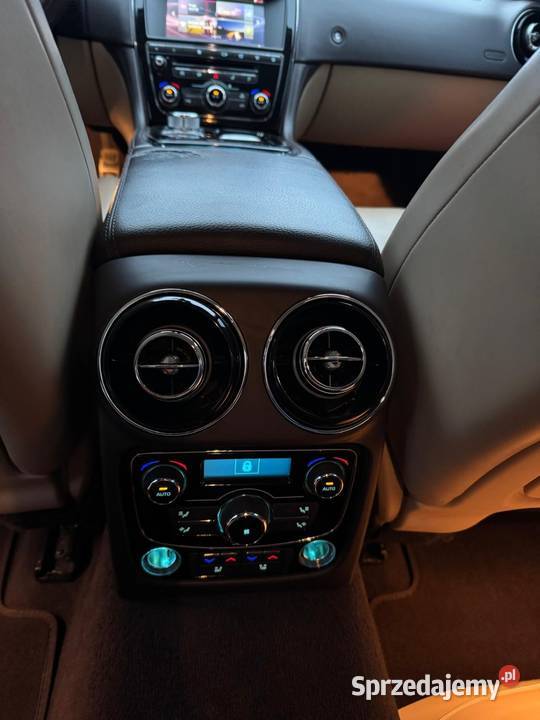 Jaguar XJ X351 30D LIFT 2017r przebieg 62 czujnik deszczu Warszawa