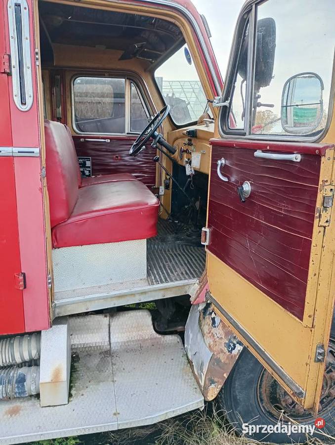 Zabytkowy Wóz Strażacki Mercedes TLF 311 4x4