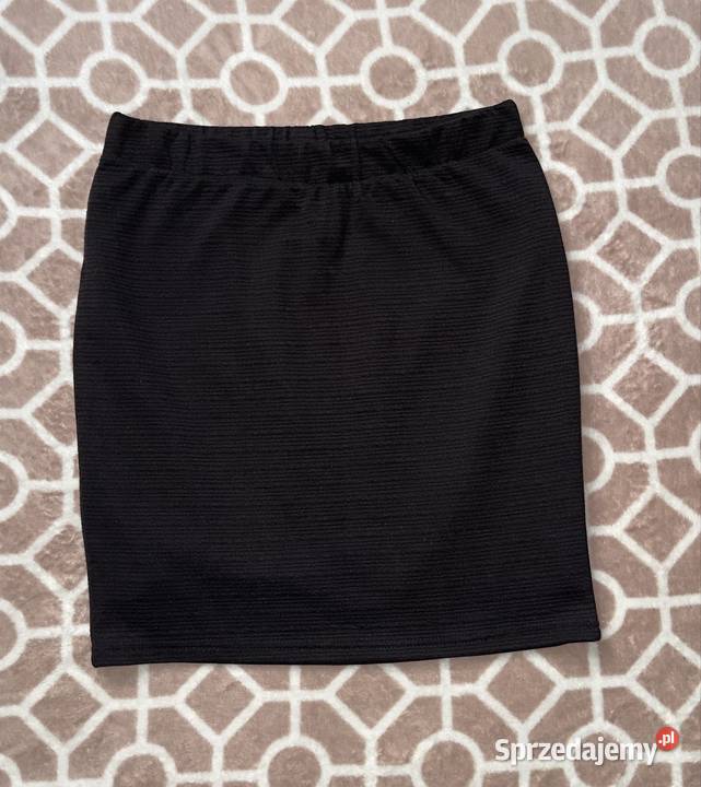 Czarna spódniczka prążkowana wymiary w pasie