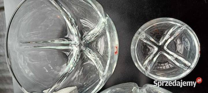 Zestaw 3 szklanych salaterekowocarek