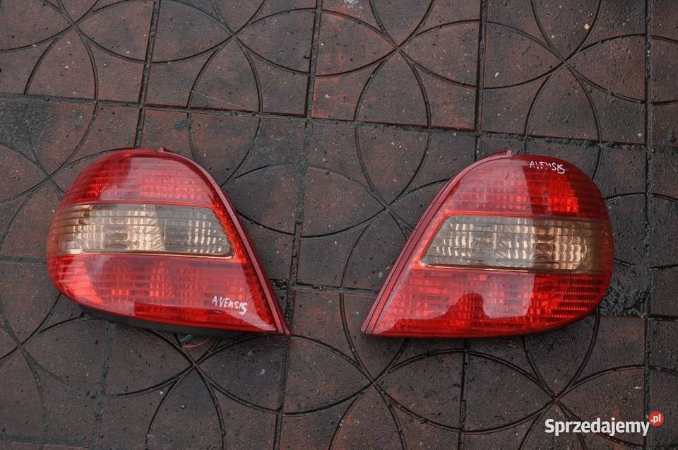 toyota avensis lampa lewa WYSYŁKA Żory