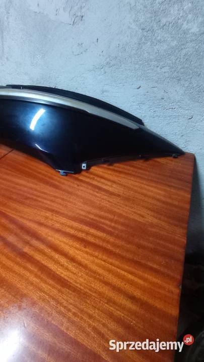 Boczek prawy SYM 250 Części Łubno sprzedam