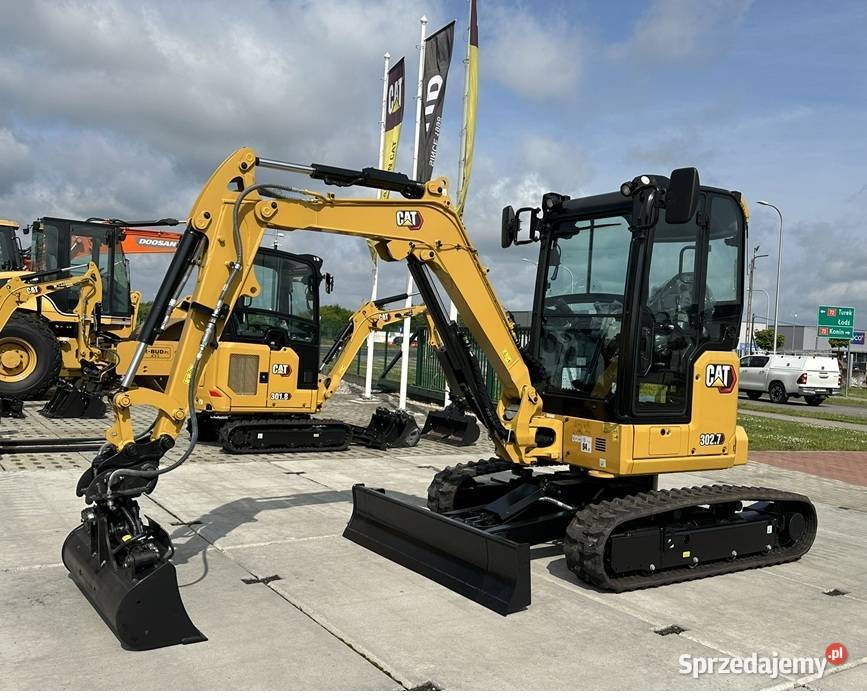FABRYCZNIE NOWA MINIKOPARKA CATERPILLAR 3027 CR wielkopolskie Tuliszków