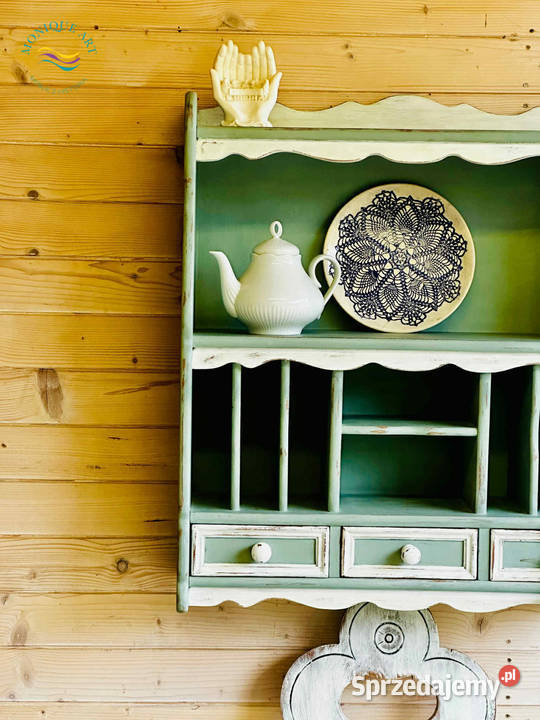 Ręcznie stylizowana półka rustykalna z