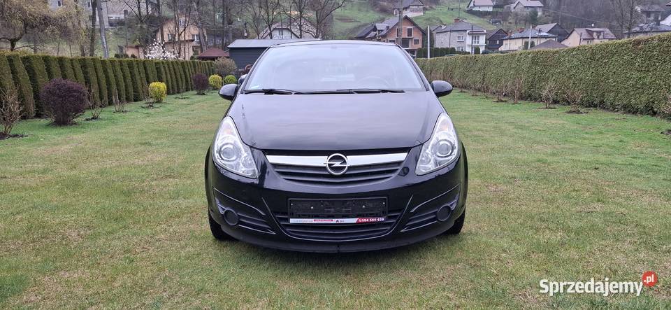 Opel Corsa D 12 80 Benzyna Bezwypadkowy