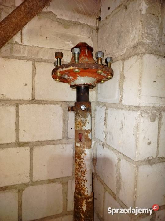 Oś do przyczepy opryskiwacza rozsiewacza z