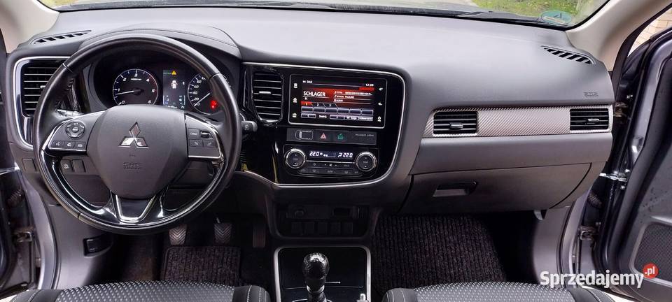 22 DiD 7osobowy BEZWYPADKOWY szary Mitsubishi