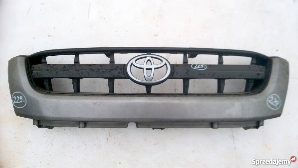 TOYOTA HILUX 2002 2003 2004 2005 GRILL ATRAPA Wrocław