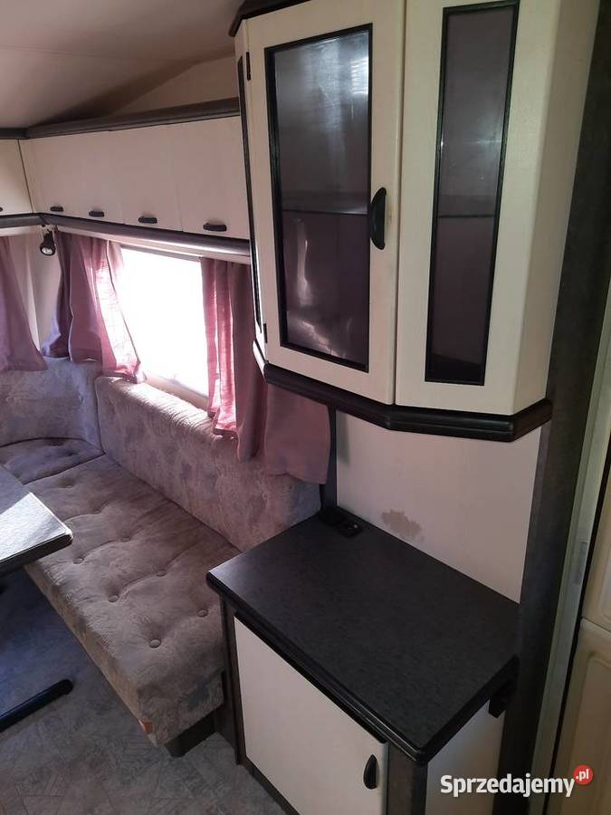 Mebleszfki do przyczepy kempingowej kampera Skokowa