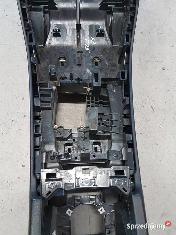 BMW X3 F25 2013 PODLOKIETNIK TUNEL PODLOKIETNIKA Wyposażenie wnętrza Turek sprzedam