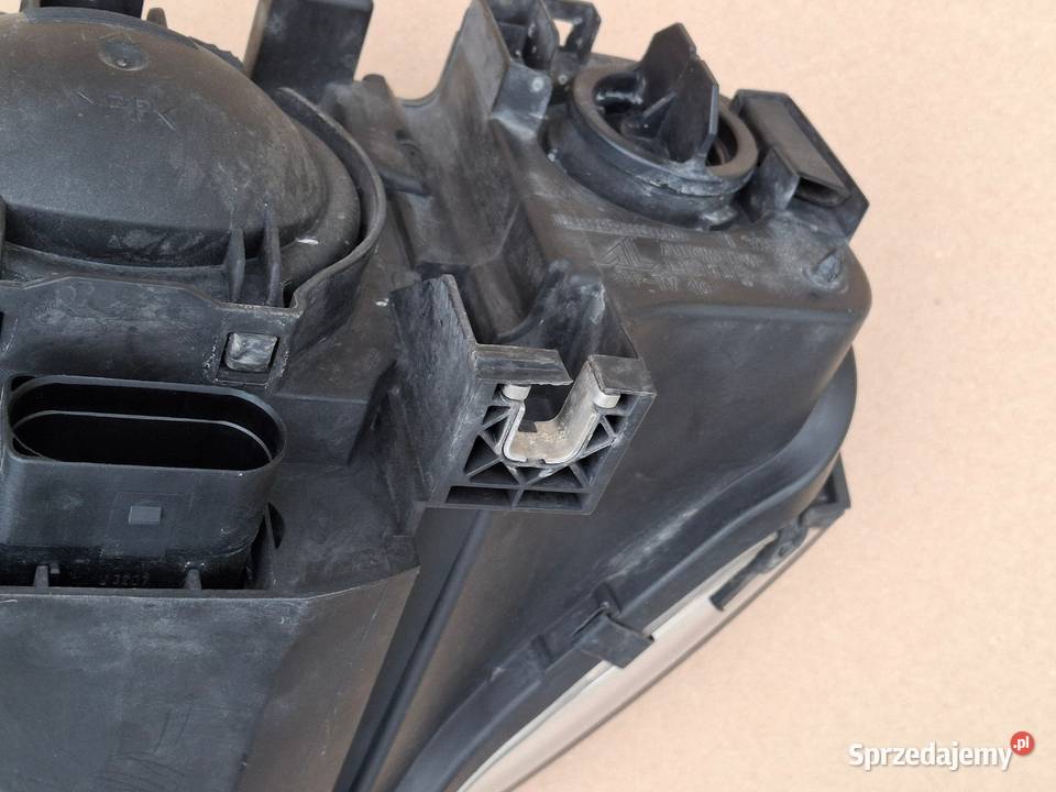 AUDI A4 B7 REFLEKTOR PRAWY LAMPA PRAWA osobowe sprzedam