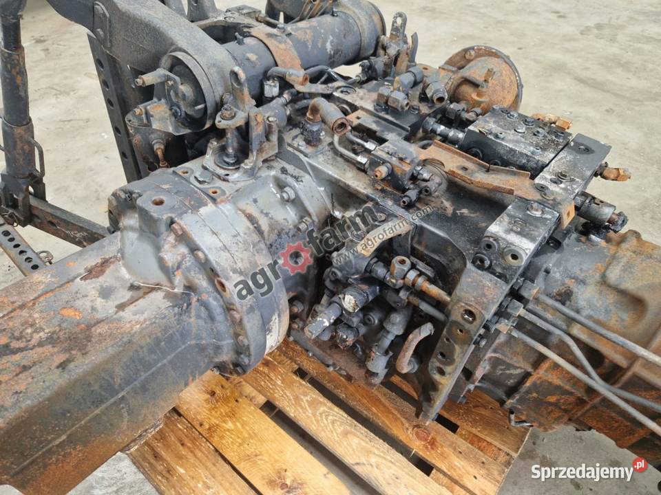 Skrzynia biegów most tylny Valtra N174 H Skrzynia biegów Byków