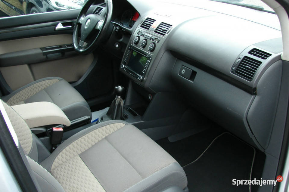 Volkswagen Touran VW Touran Cross 20 TDi 140 I 1989cm3 Touran Piła