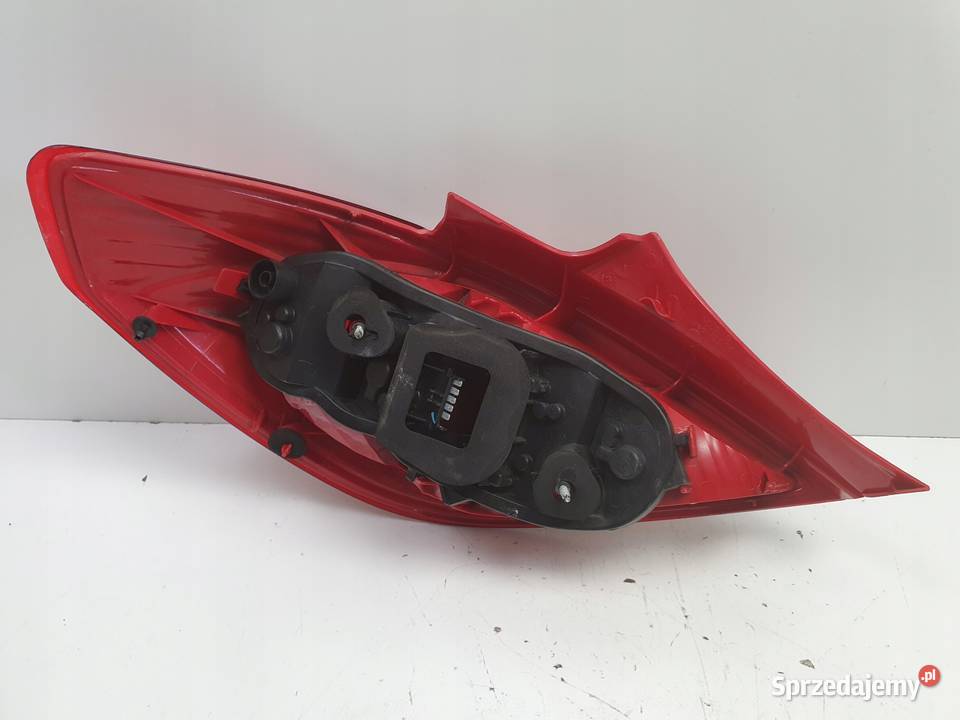 Opel Corsa D 3 drzwi TYLNA LAMPA PRAWA prawy tył osobowe Rudka